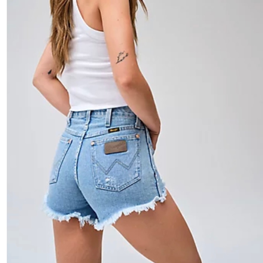 WRANGLER DENIM SHORTS REWORKED SHORT IN LIGHT STONE